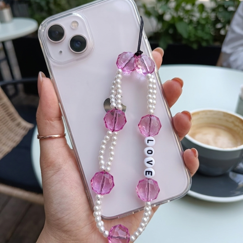 Lanière de téléphone en perles rose et nacré, bijou de portable fait main personnalisé love