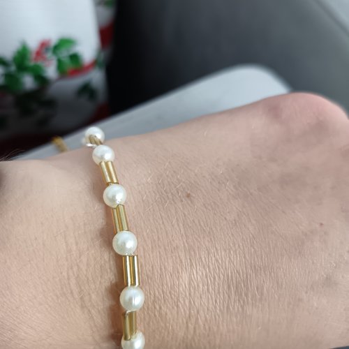 Bracelet perles blanches et tubes dorés fait main, bijou bohème chic minimaliste femme