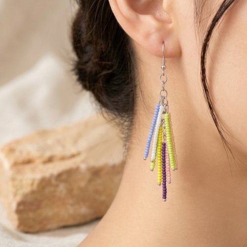 Boucles d’oreilles pendantes en perles colorées faites main, style bohème chic, bijou artisanal femme