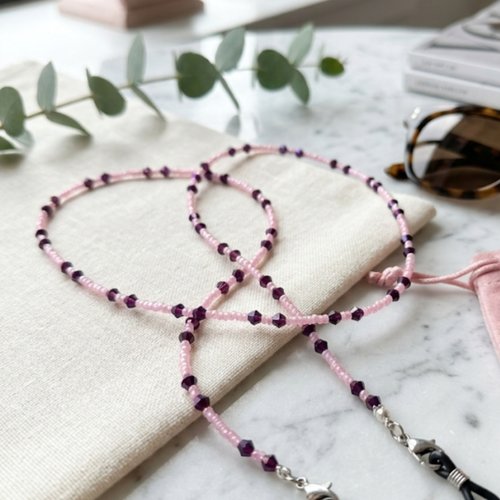 Chaîne de lunettes en perles rose et violet, fait main 75 à 80 cm, accessoire élégant et pratique, disponible en plusieurs couleurs
