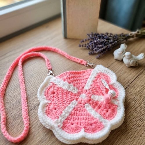 Sac bandoulière enfant au crochet rose et blanc, fleur fait main neuf