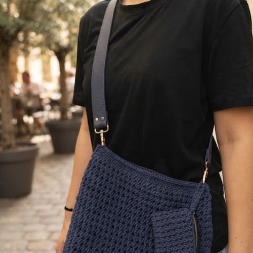 Sac à main au crochet bleu marine avec pochette assortie, fait main neuf