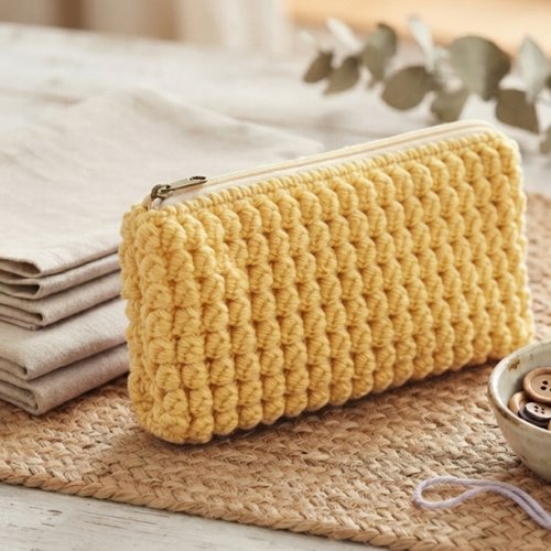 Pochette au crochet jaune avec fermeture éclair assortie, fait main neuf