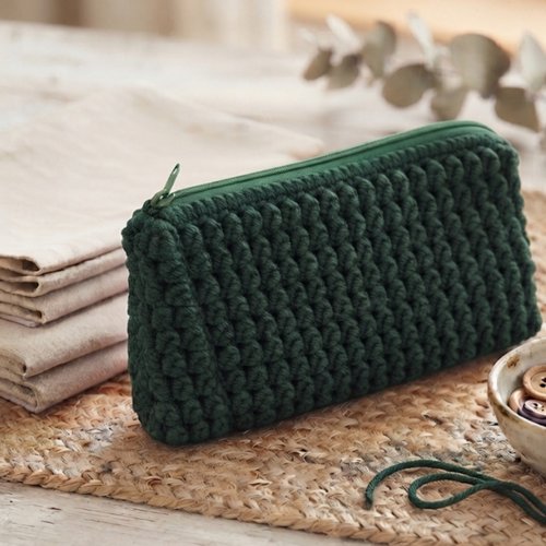 Pochette au crochet vert avec fermeture éclair assortie, fait main neuf