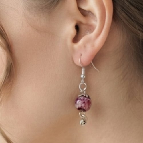 Boucles d’oreilles perle rose et violette fait main – bijou élégant et féminin – neuf