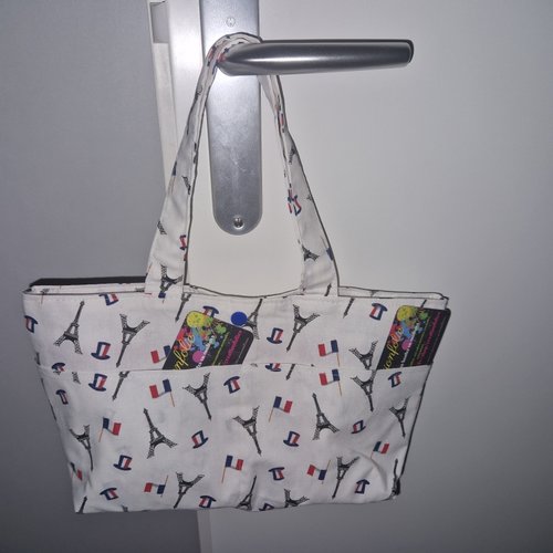 Nouveaute: petit sac  "france - tour eiffel"