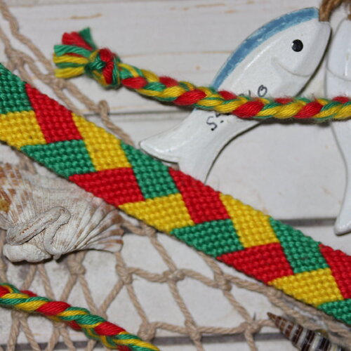 Bracelet brésilien tressé vert, jaune, rouge