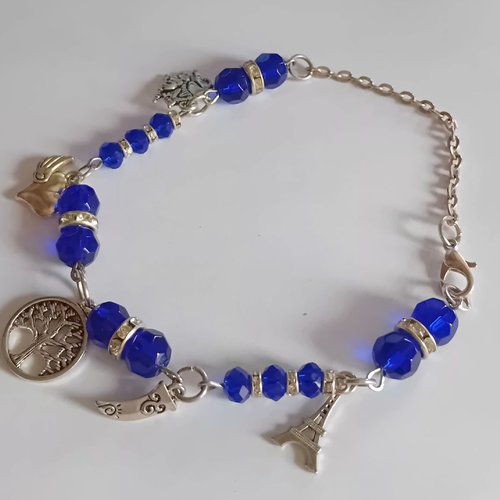 Bracelet chevilles chic avec ses breloques