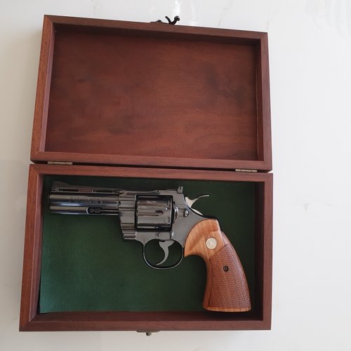 Coffret, boîte, bois, massif, pistolet, bijoux, cigares, montres, lunettes, collections, bagues, couteaux