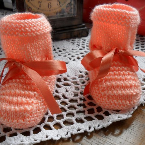 Chaussons bébé tricoter en laine acrylique pèche
