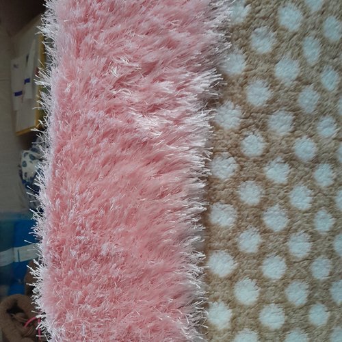 Echarpe en laine poilue couleur rose