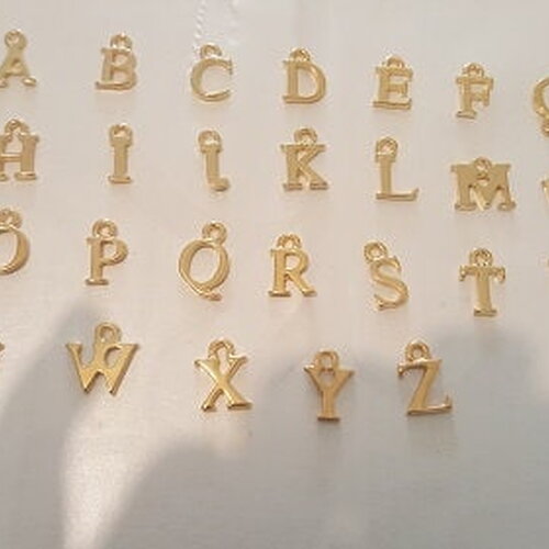 Pendentif breloque lettre alphabet 13mm avec anneau en zinc doré à l'or fin