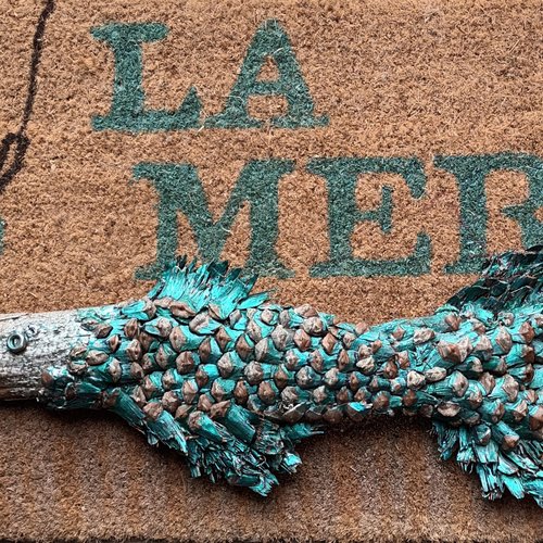 Création artistique sur bois flotté poisson couleur lagon