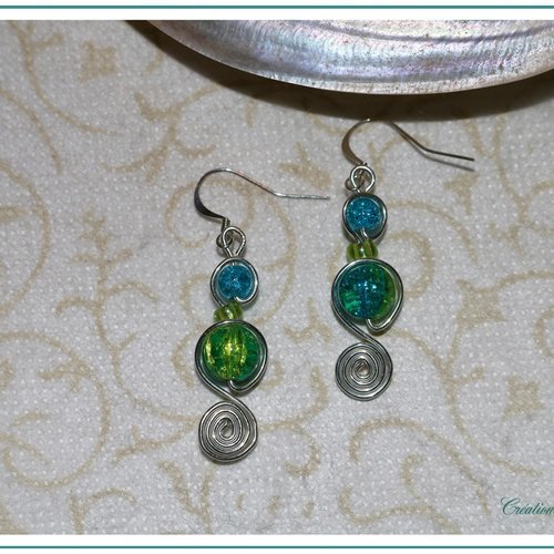 Boucles artisanales avec des perles  bleues et vertes