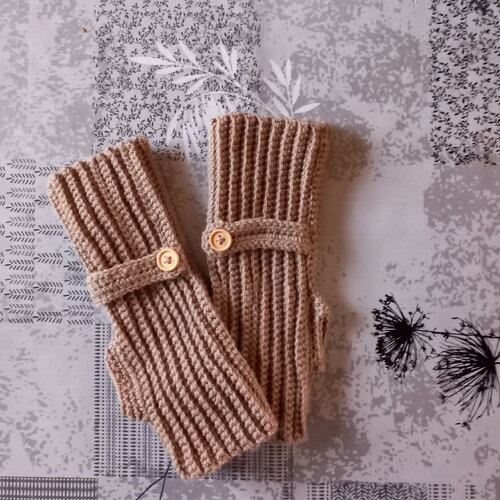 Mitaines beige au crochet
