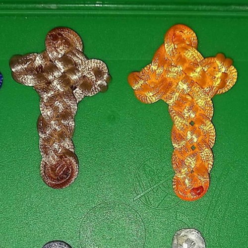 Magnet croix chrétiennes en nœuds celtiques