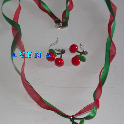 Parure collier et boucles d'oreilles cerises