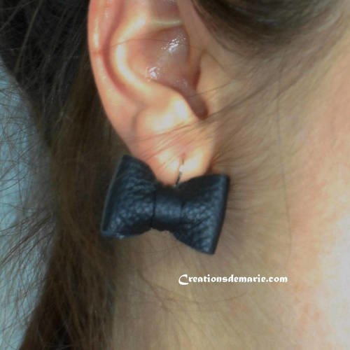Boucles d'oreilles noeuds cuir noir, cadeau original femmes.