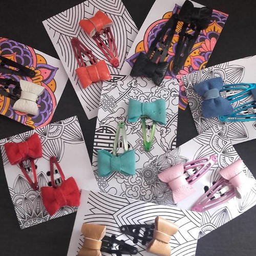 Barrettes Petits Noeuds De Cuir Colores Bebe Petite Fille Coloris Au Choix Un Grand Marche