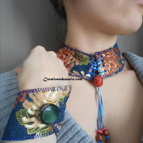 Parure collier corset et bracelet japonais tissu sakura bleu et corail, cadeau femmes.