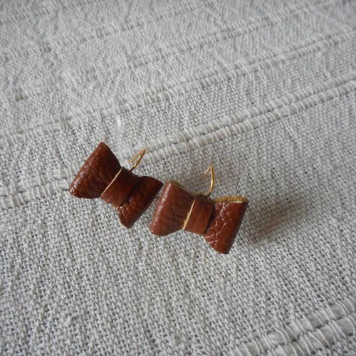 Boucles d'oreilles nœuds de cuir marron, bijou origami, cadeau femmes,adolescente, bijoux fantaisies en cuir.