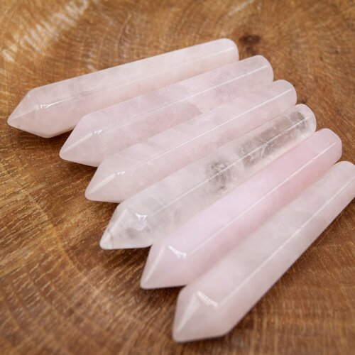 X1 pointe de quartz rose taillé  ~4~5cm non percé, minéral.