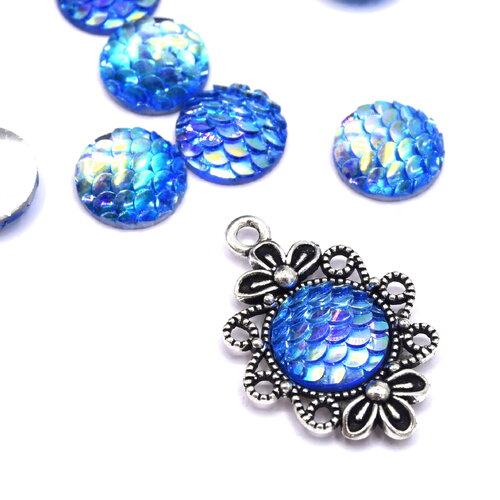 X20 cabochons demi-rond  écailles de sirène bleu ou rouge en résine 12mm