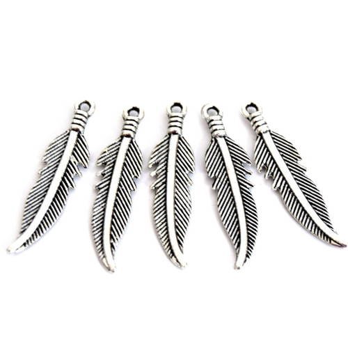 5 breloques plume en métal argenté 6.5mmx27mm ref boa201606 