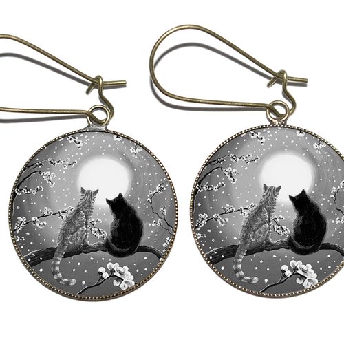 Boucles d’oreilles bronze avec cabochons en résine * chats au clair de lune *
