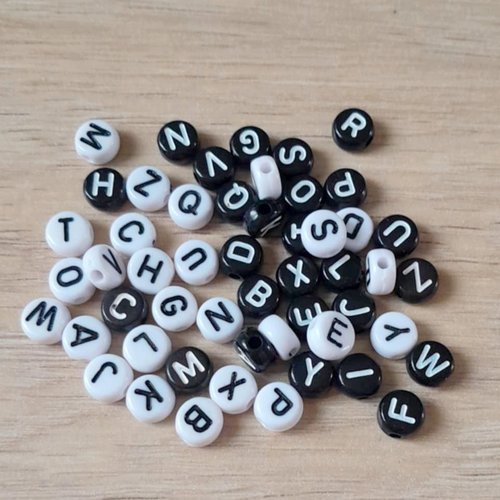 Lot de 52 perles alphabet complet - lettres - noir et blanc - 7x5mm
