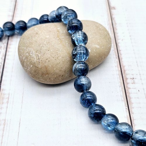 100 perles en verre craquelées bleu marine 8mm
