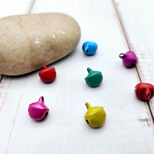 100 breloques grelots clochettes multicolores tons mats