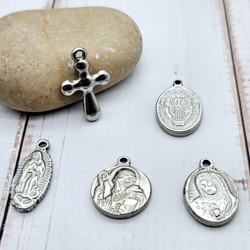 5 breloques religion chrétienne 5 modèles différents