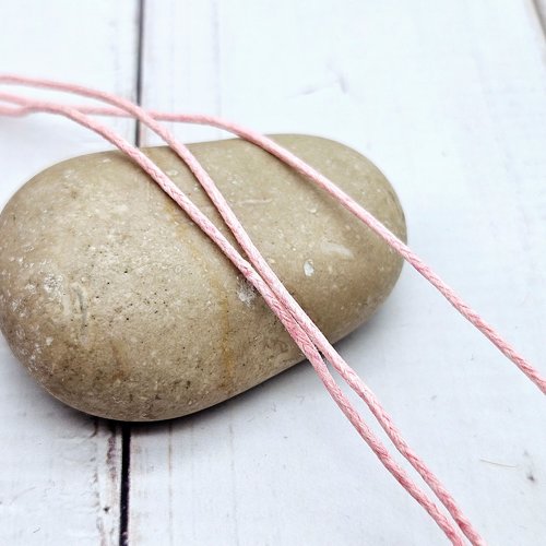 Cordon en coton ciré rose 1mm - 10 mètres