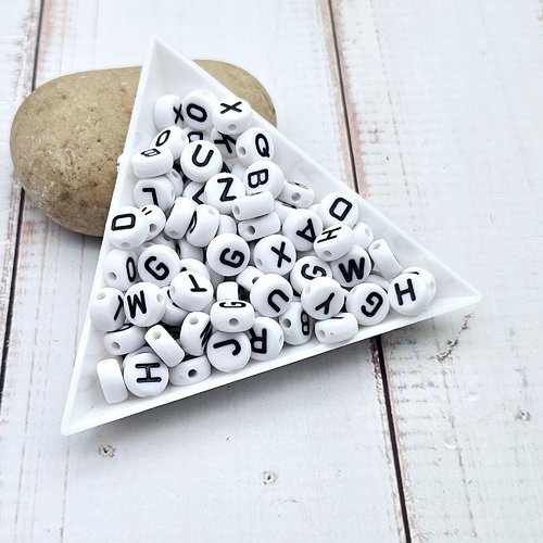 520 perles alphabet lettres noires sur blanc 7mm