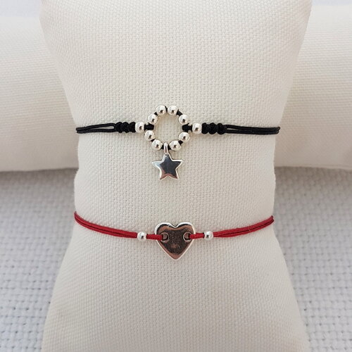 Bracelets réglable en cordon macramé, perles et breloques - étoile sur fil noir ou cœur sur fil rouge