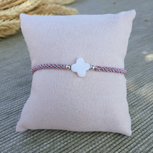 Bracelet cordon macramé tissé et trèfle central en nacre