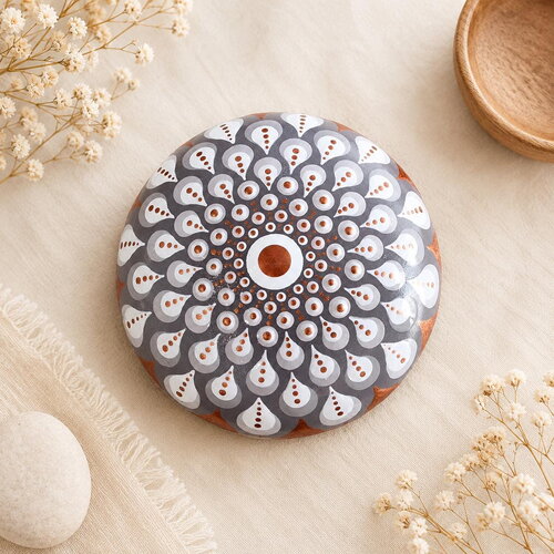 Petite pierre mandala en pointillisme cuivré et blanc