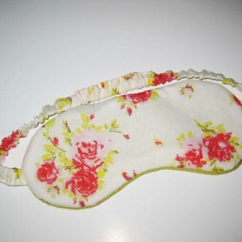 Masque de nuit ,et de repos roses fond vert