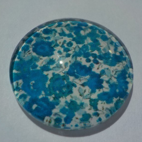 Cabochon avec son image de fleur liberty, bleu, en verre, rond, 20 mm