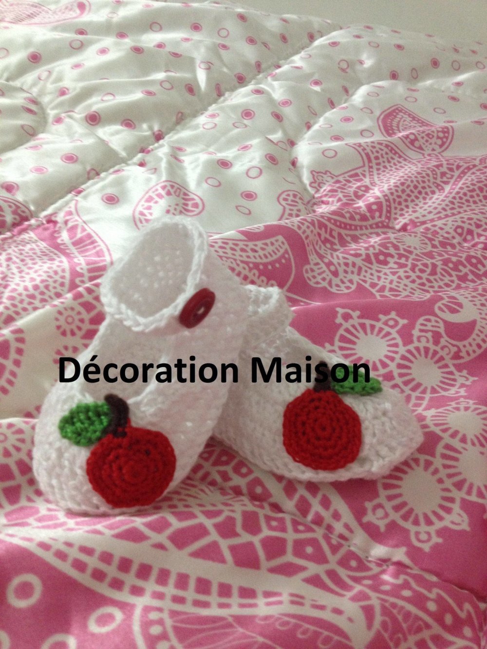 Chaussure Bebe Crochet Blanc Avec Pomme Rouge Un Grand Marche