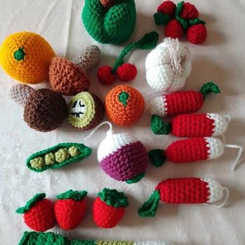 Lot dinette au crochet alimentation jouet fruits et légumes, viande...