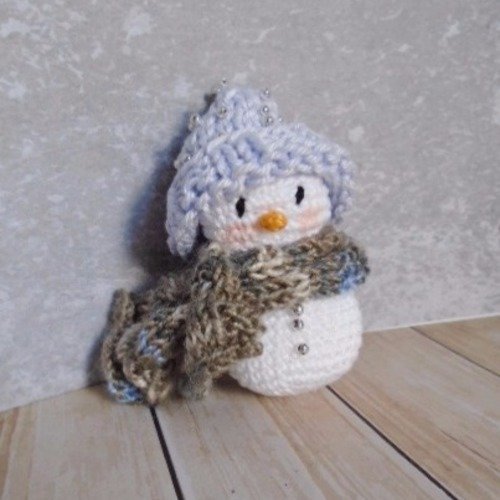 Bonhomme de neige au crochet