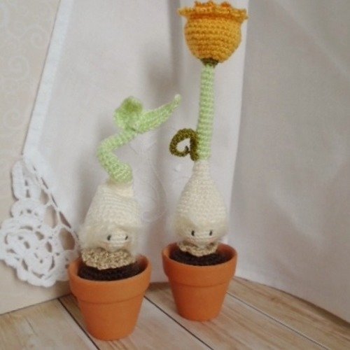 Mini poupées de collection au crochet fleurs en pots de terre cuite