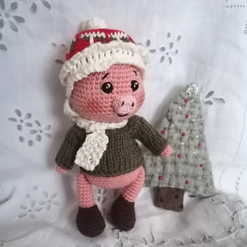 Petit cochon de noël au crochet personnage en coton oeko-tex pour les enfants et les grands enfantss