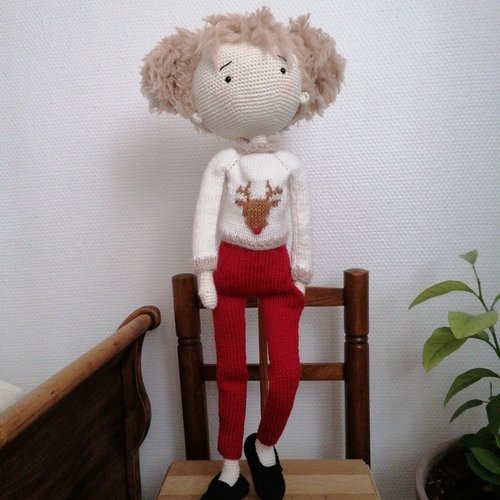 Sur commande poupée grand format fait main au crochet en coton oeko-tex nommée louise et ses tenues faites main