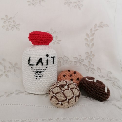 Goûter au crochet en coton oeko-tex fait main pour dînette enfants ou accessoires poupées