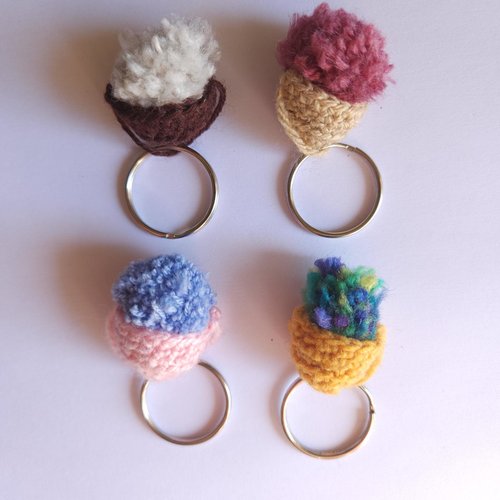 Plante miniature porte-clé crochetée fait main en laine recyclée– accessoire nature