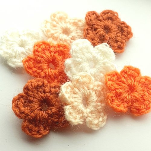 Lot 8 fleurs en laine applique au crochet 2,5 cm tons orange