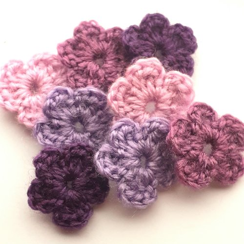 Lot 8 fleurs en laine applique au crochet 2,5 cm tons violet
